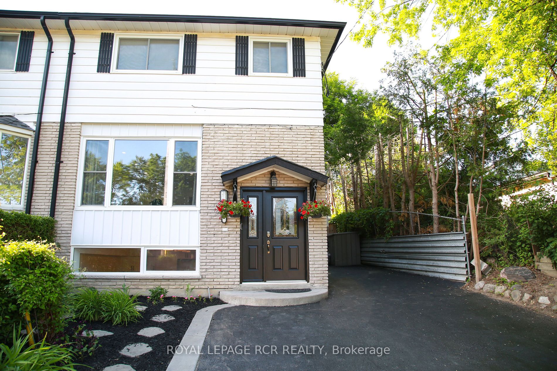325 Amelia Street