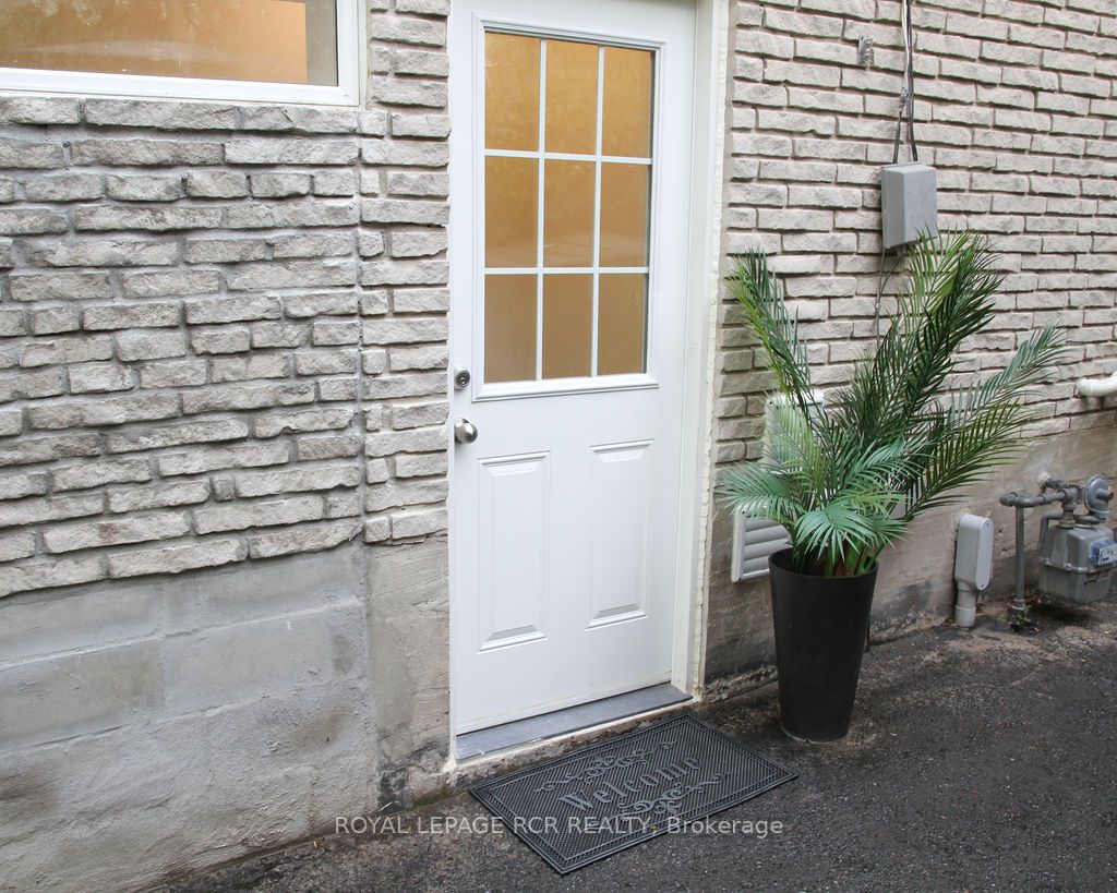 325 Amelia Street