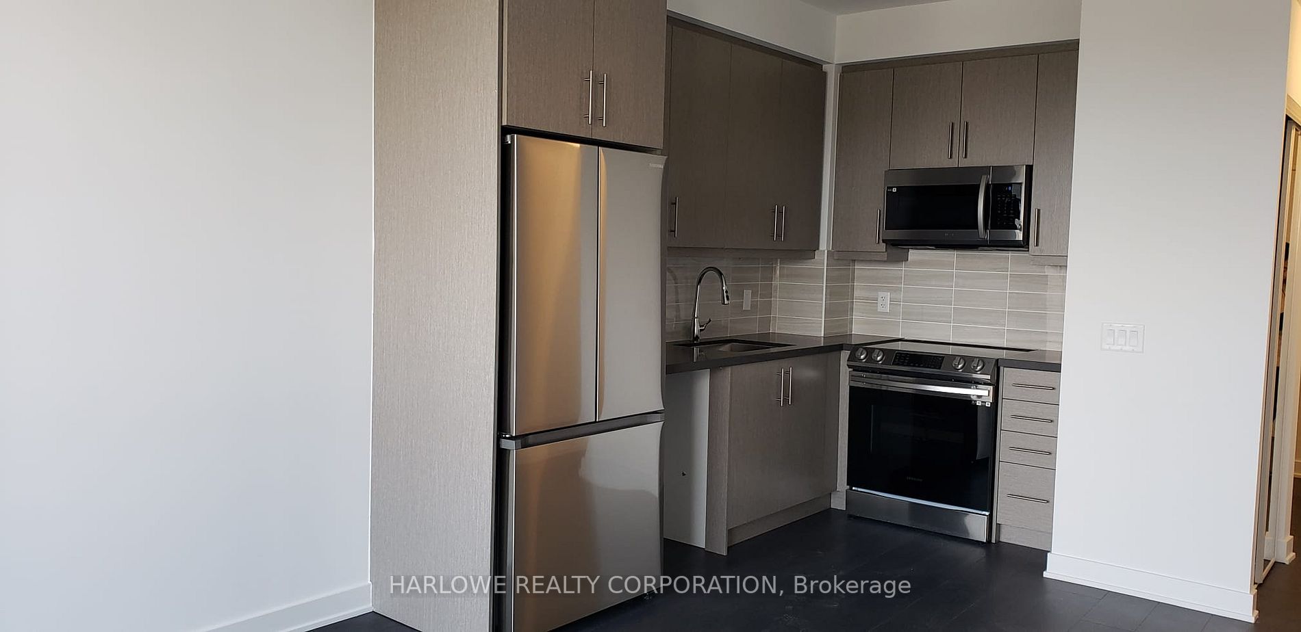 105 Oneida Cres, #2804