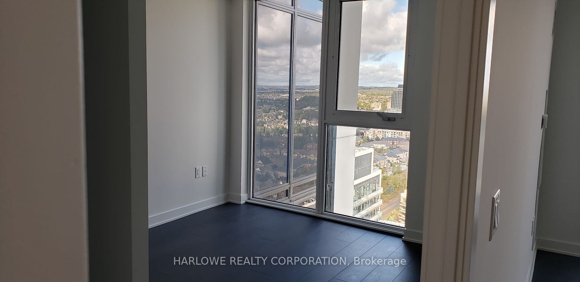 105 Oneida Cres, #2804