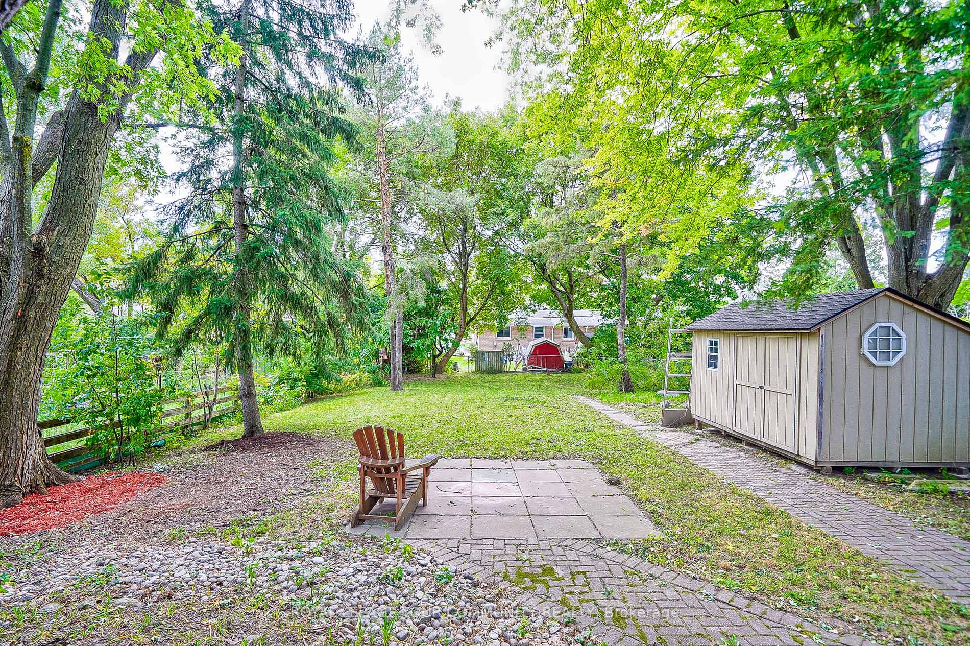 60 Hillview Dr
