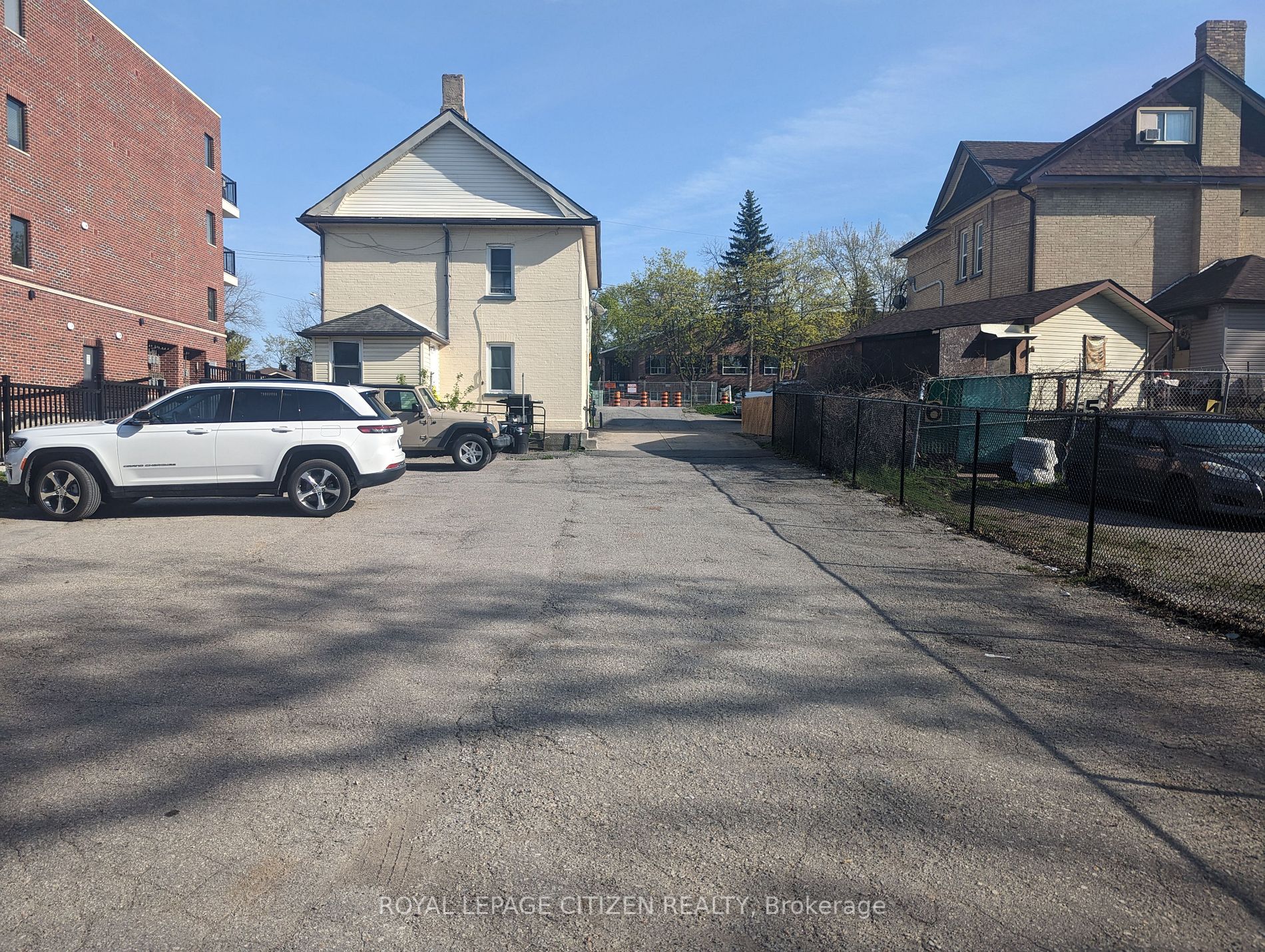 479 Queen St