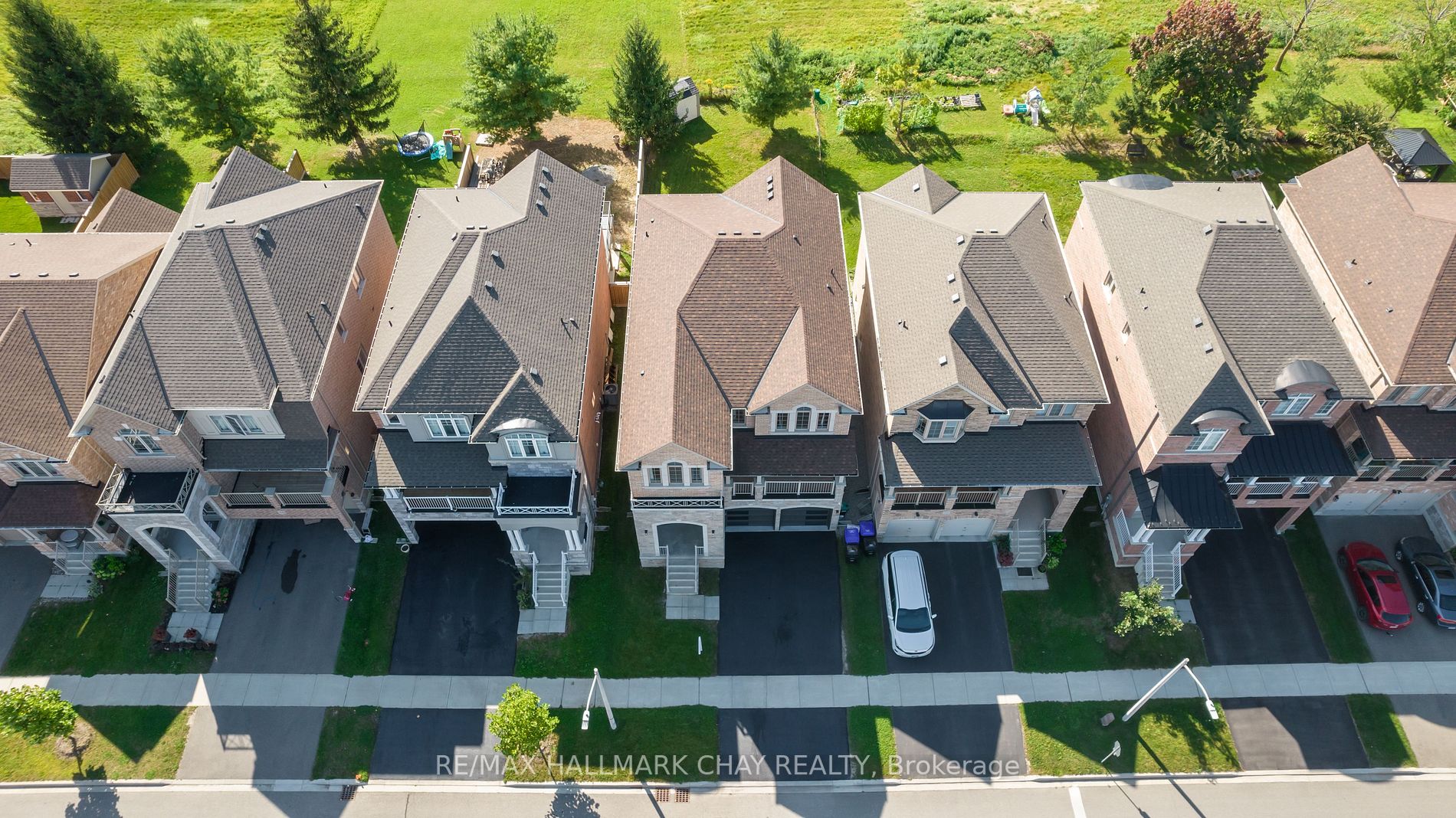 142 Inverness Way