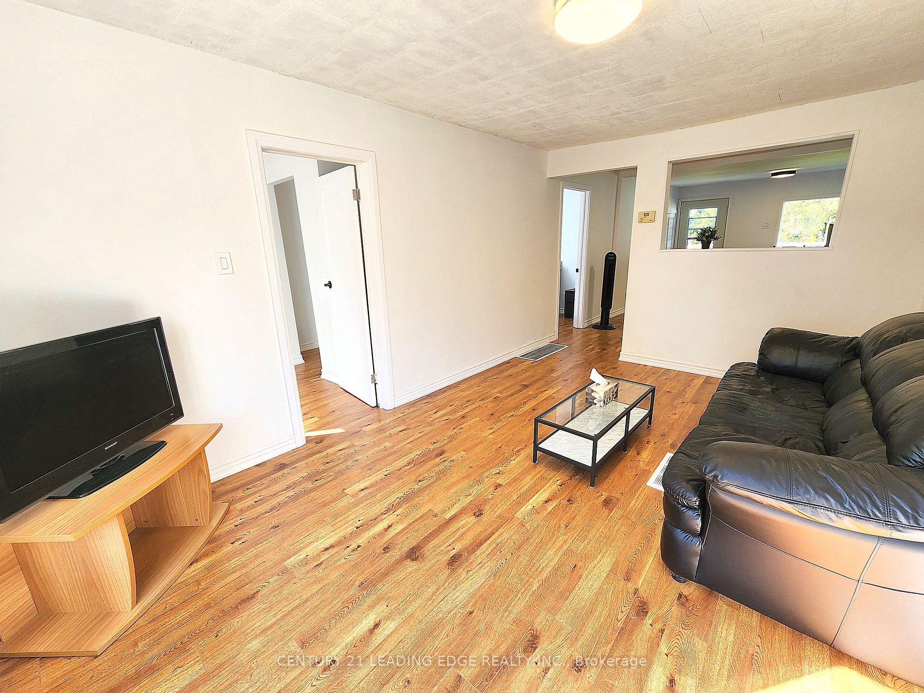 208 Bayview Ave