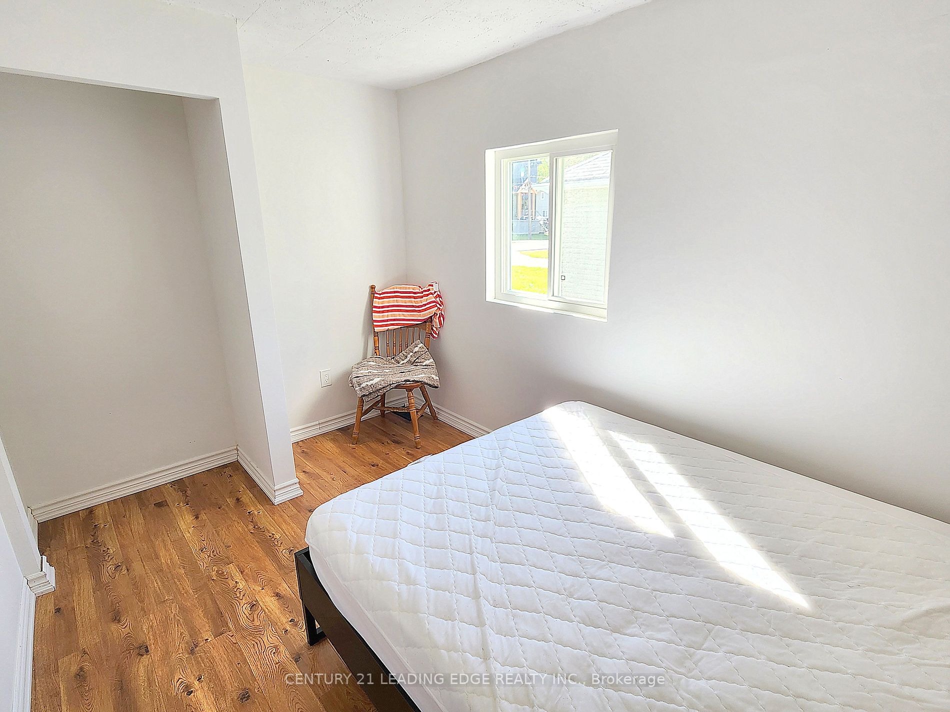 208 Bayview Ave
