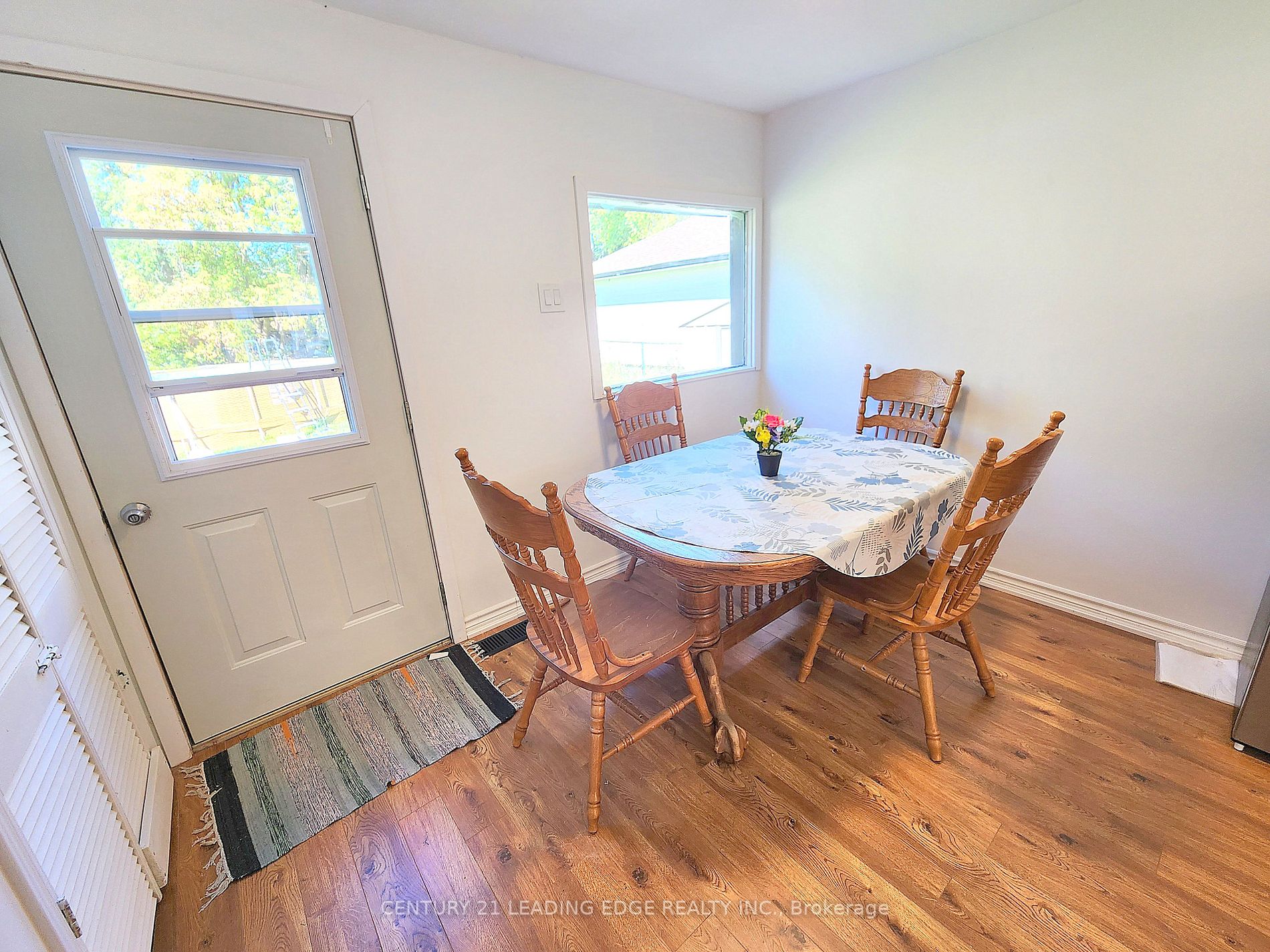 208 Bayview Ave