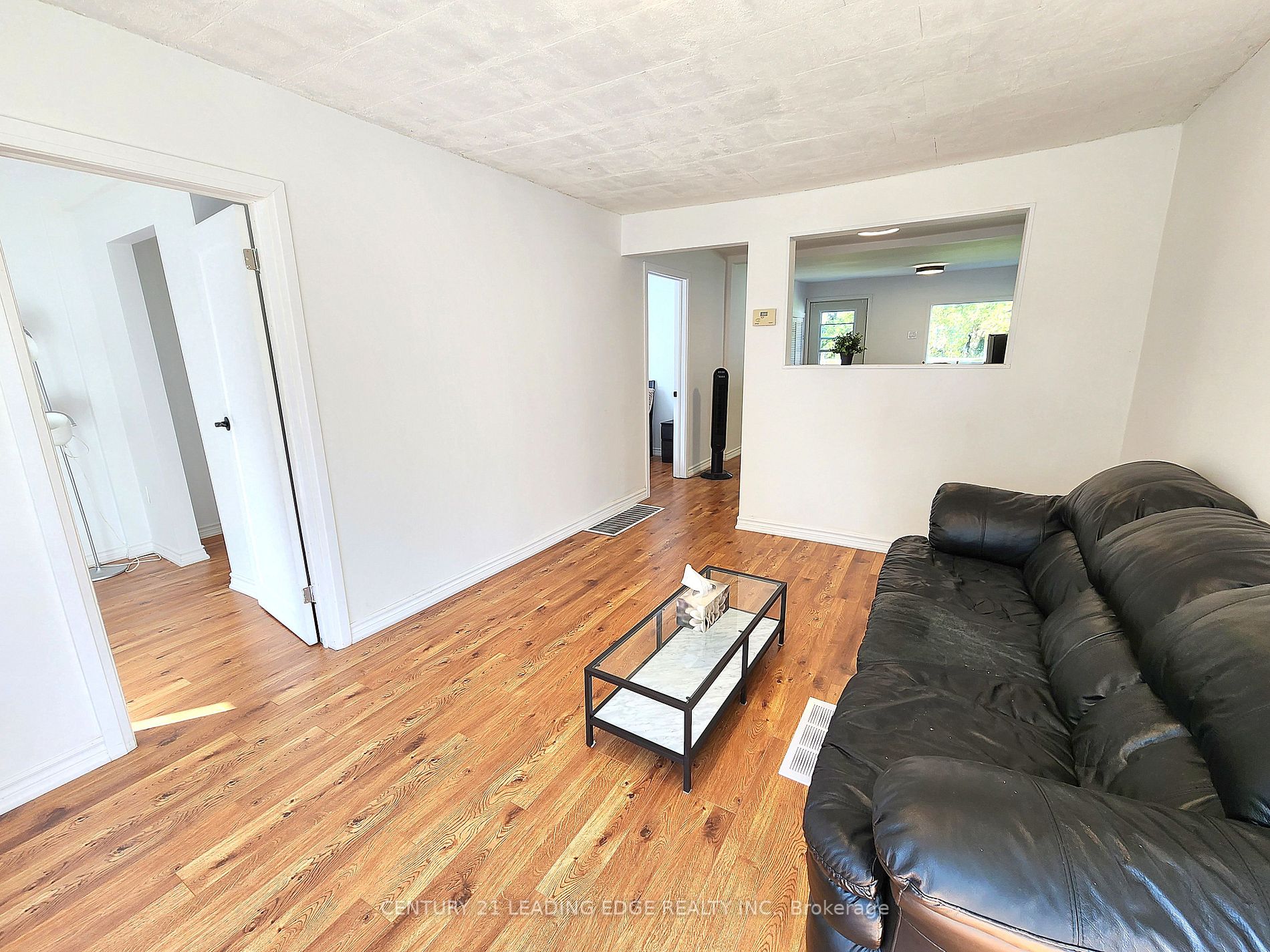 208 Bayview Ave