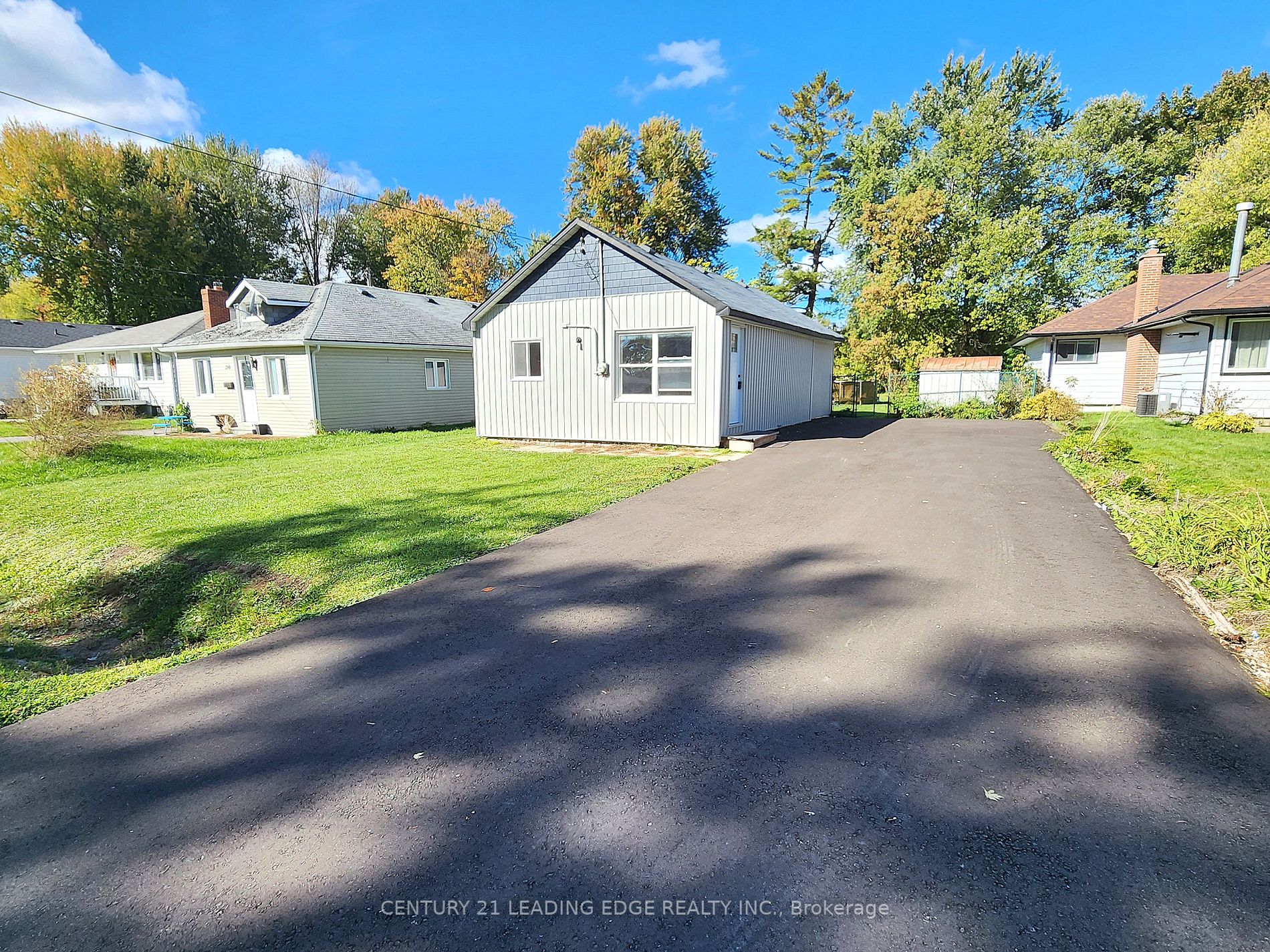 208 Bayview Ave