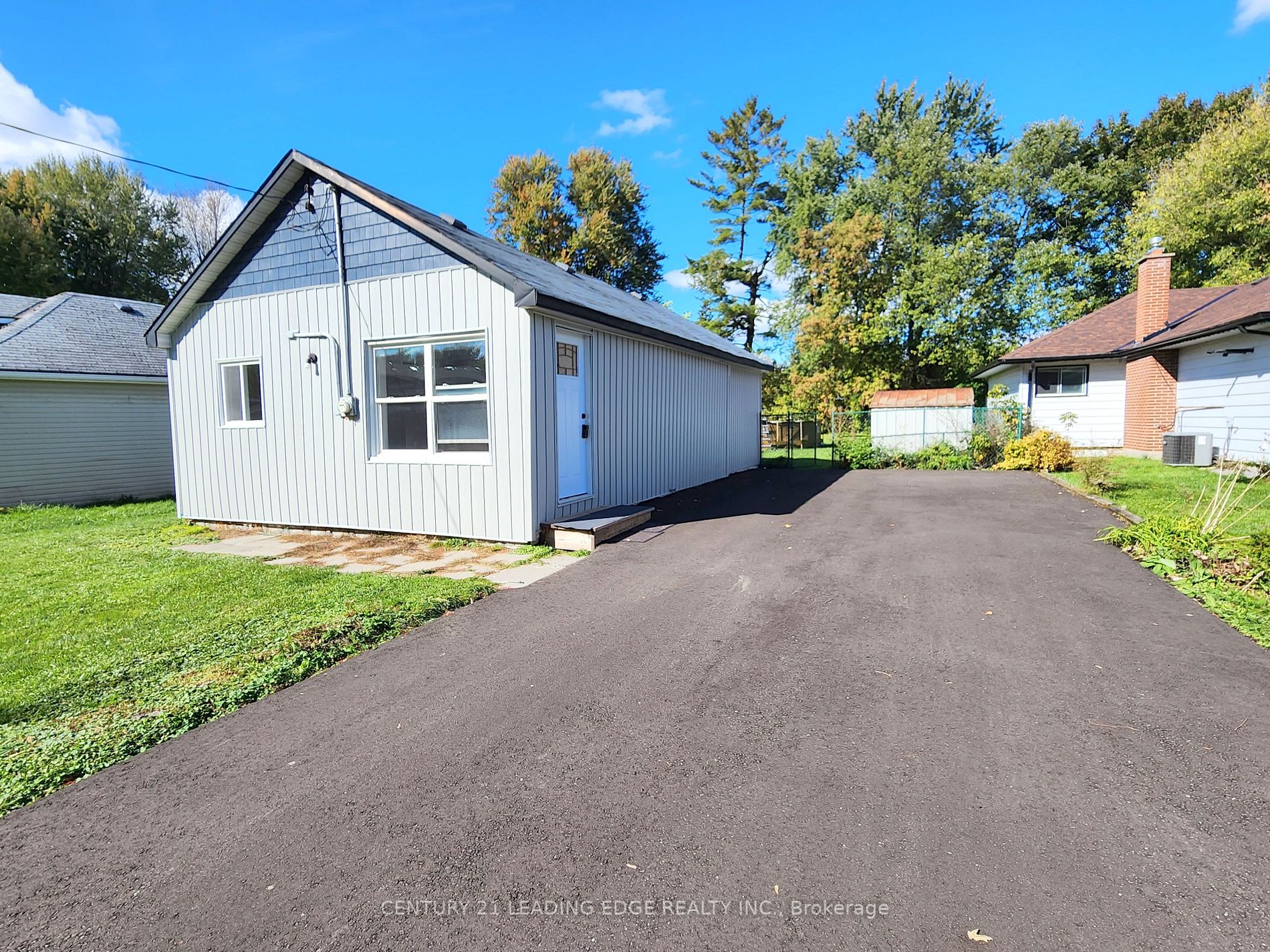 208 Bayview Ave