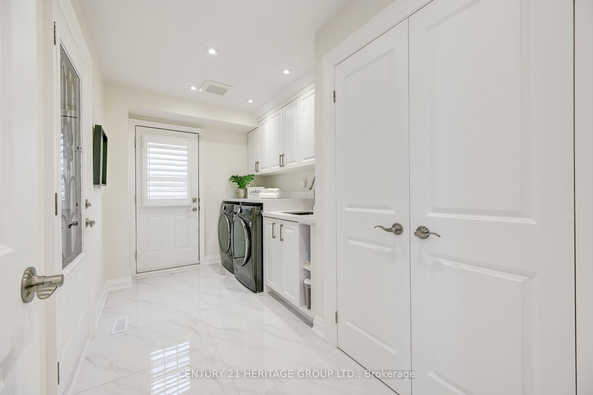 568 Elgin Mills Rd W