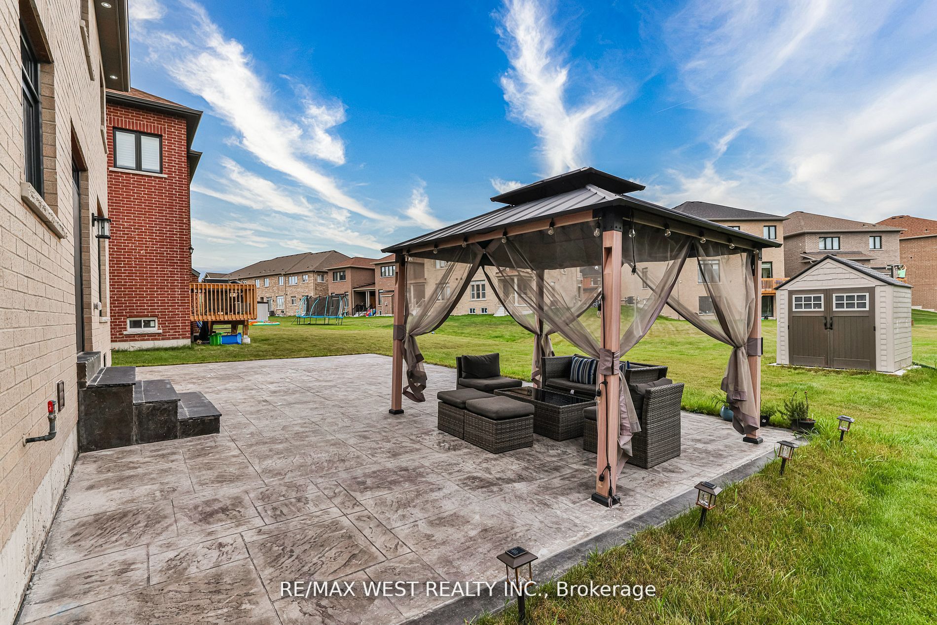 23 Jonkman Blvd