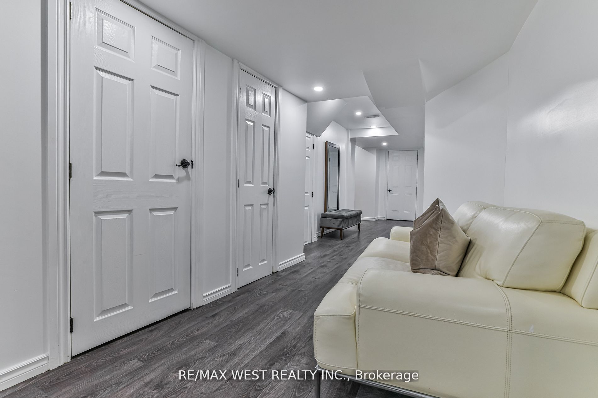 23 Jonkman Blvd