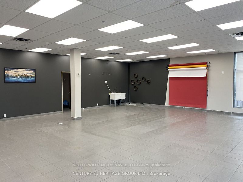 17080 Bathurst St, #7 - 8