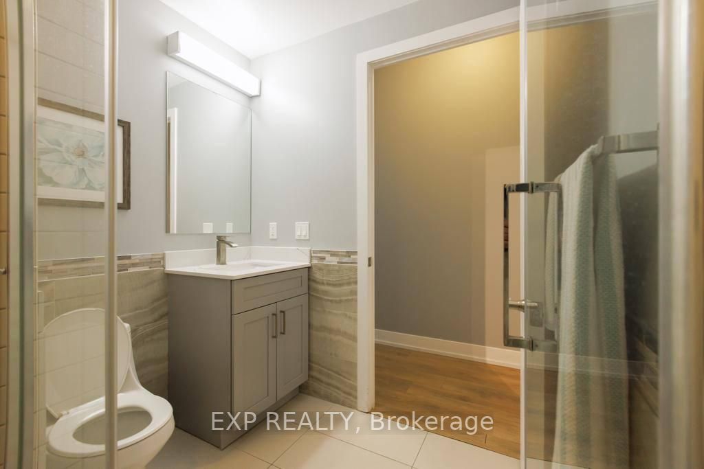 9471 Yonge Street, #213