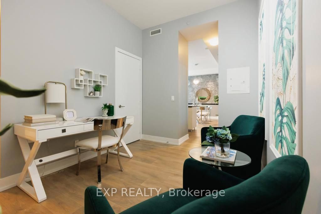 9471 Yonge Street, #213