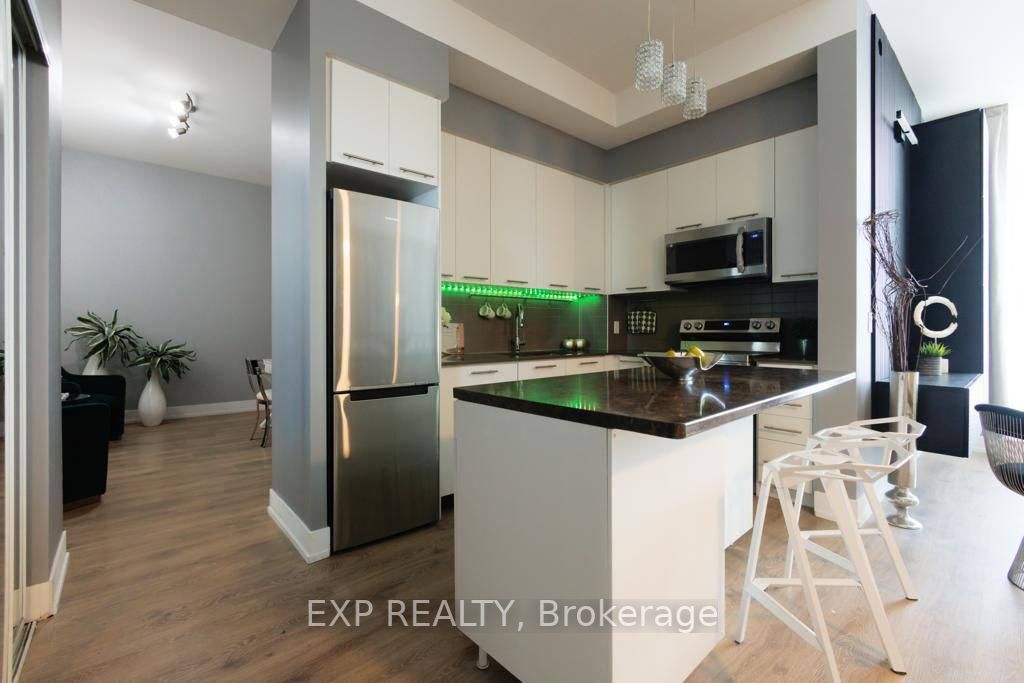 9471 Yonge Street, #213
