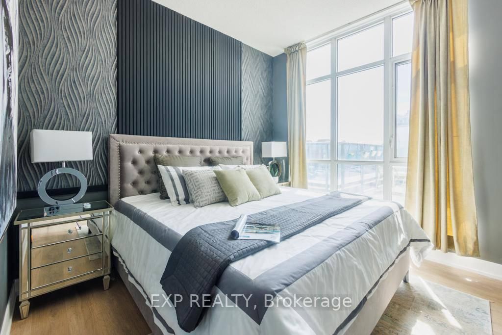 9471 Yonge Street, #213