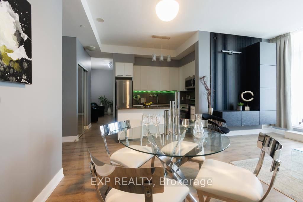 9471 Yonge Street, #213