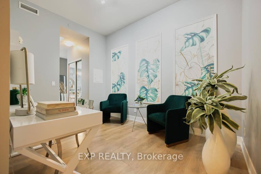 9471 Yonge Street, #213