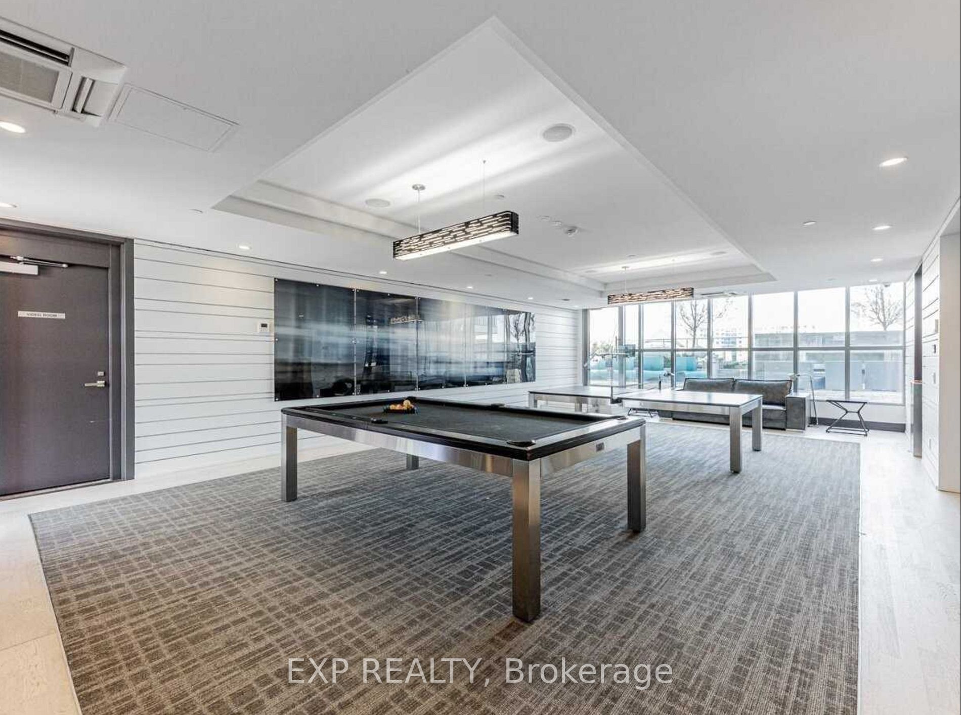 9471 Yonge Street, #213