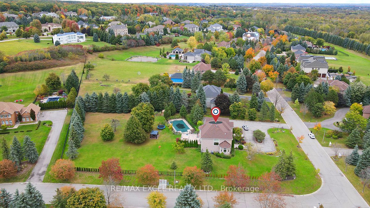 48 Kensington Dr
