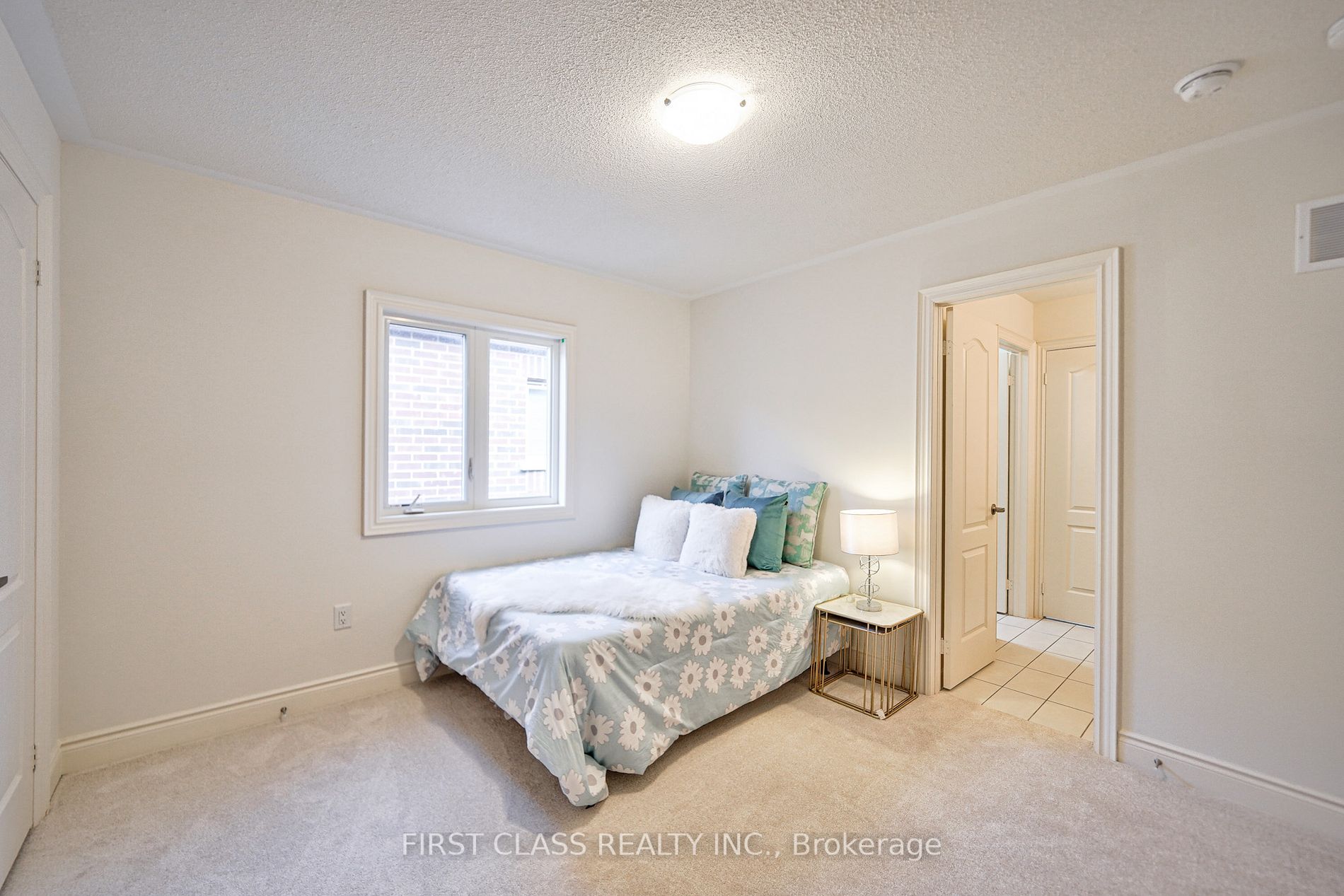 88 Suttonrail Way