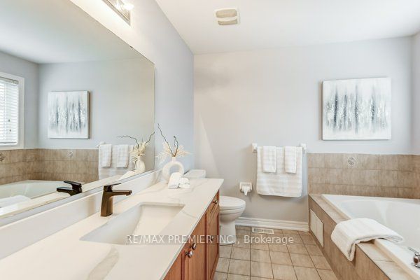 305 Lauderdale Dr