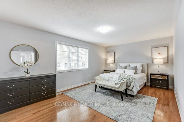 305 Lauderdale Dr