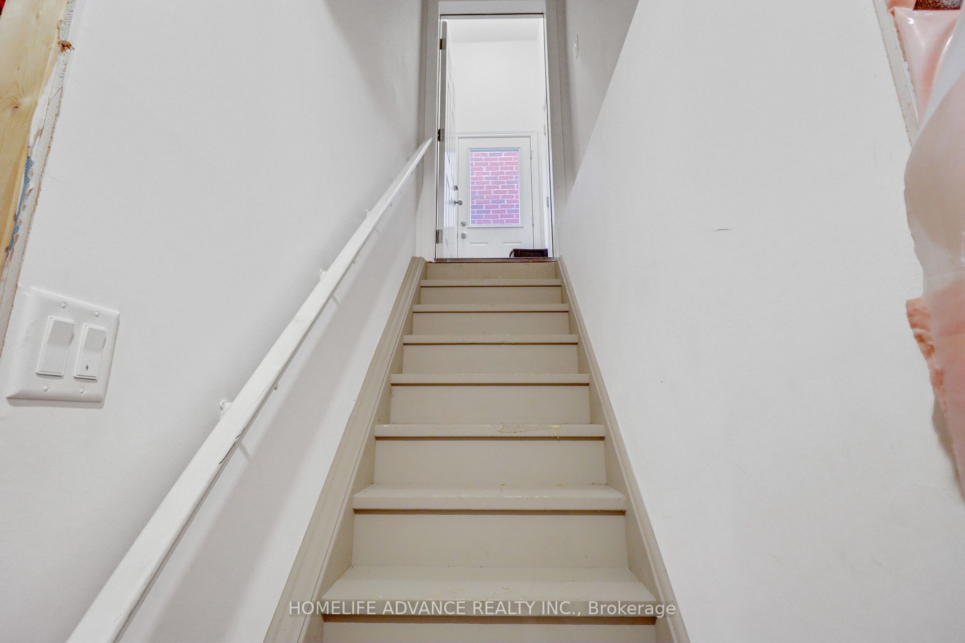 8 Citrine Drive