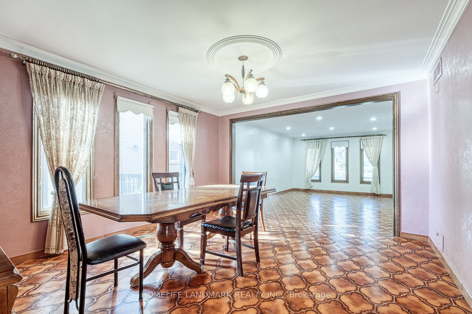 157 Jeanne Dr