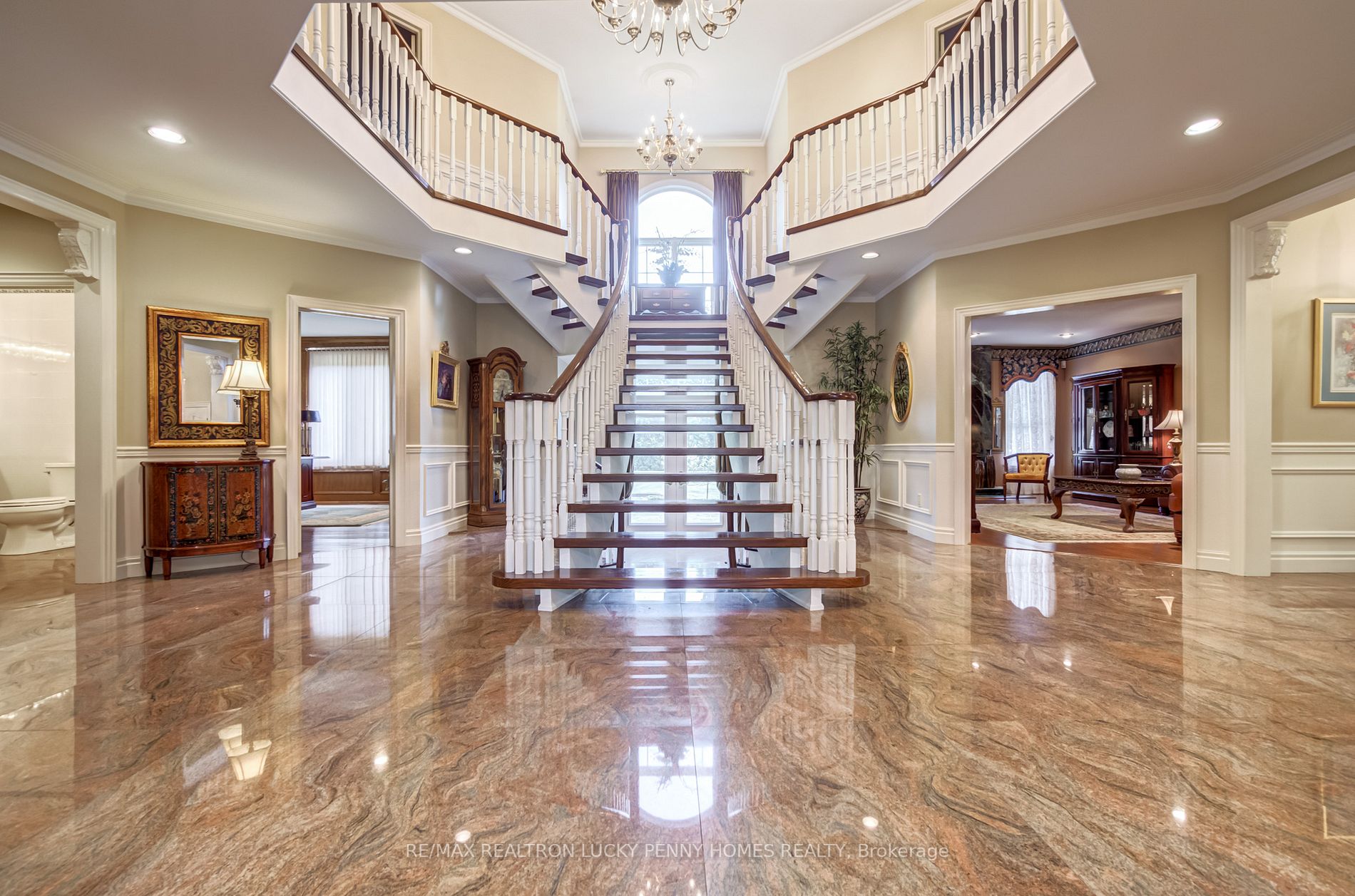 25 Bowes-Lyon Crt