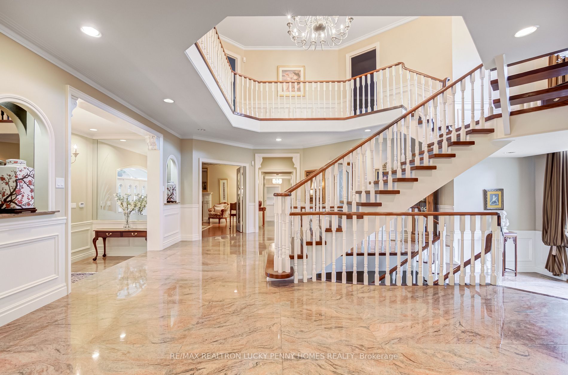 25 Bowes-Lyon Crt
