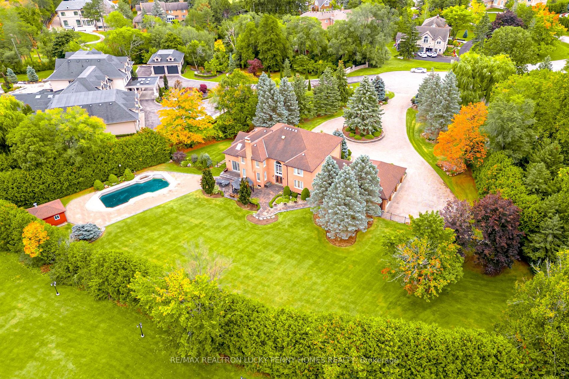 25 Bowes-Lyon Crt