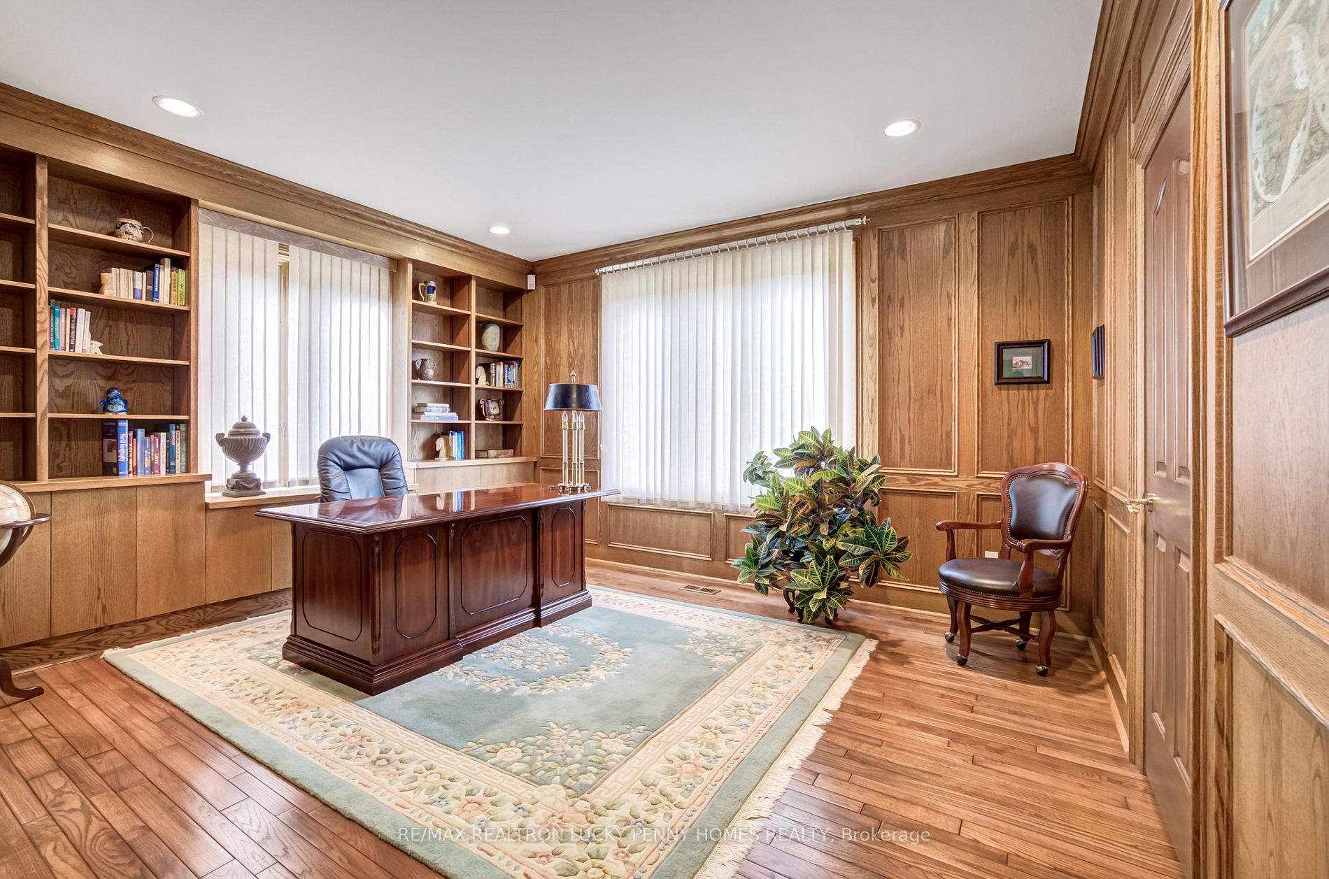 25 Bowes-Lyon Crt