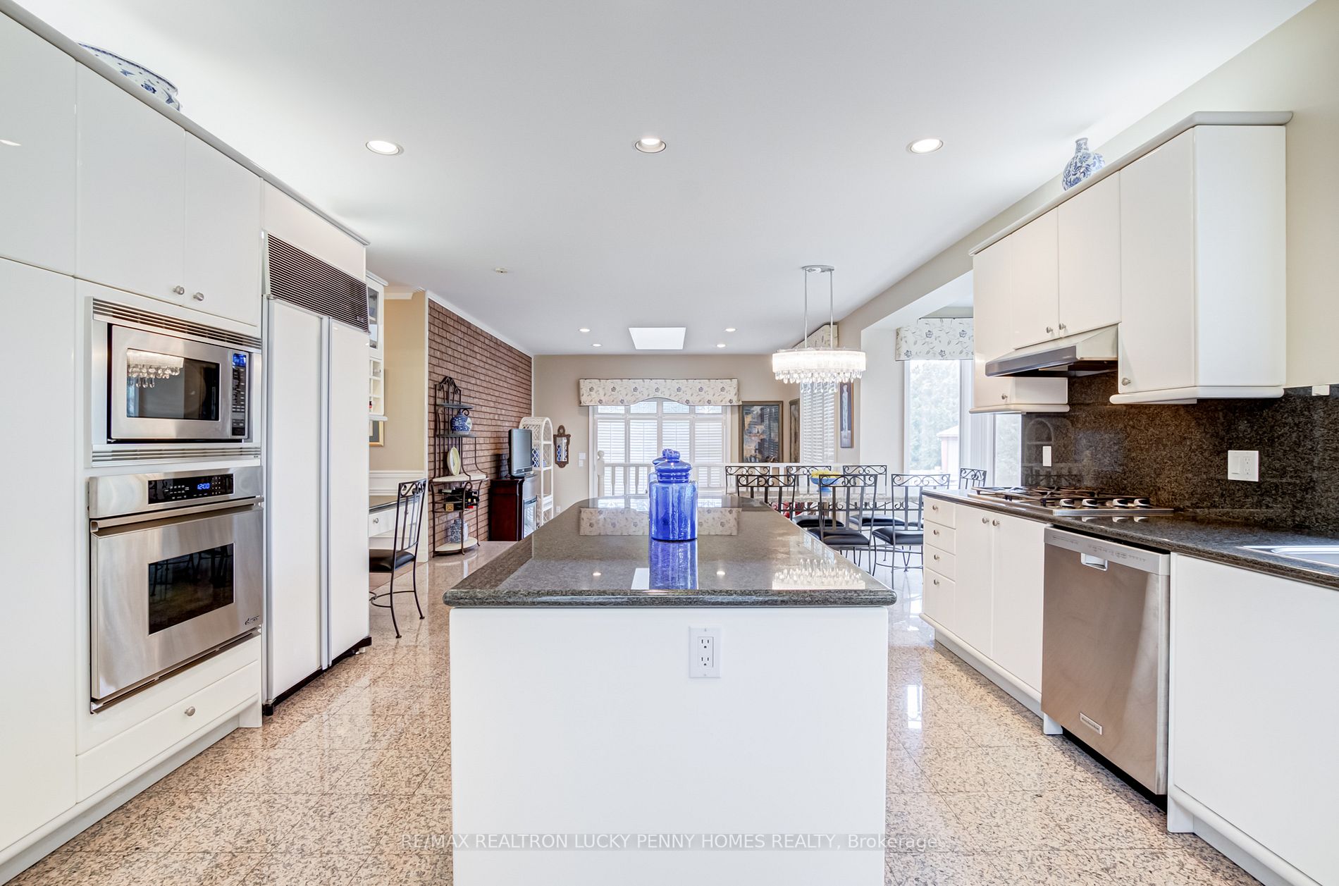 25 Bowes-Lyon Crt