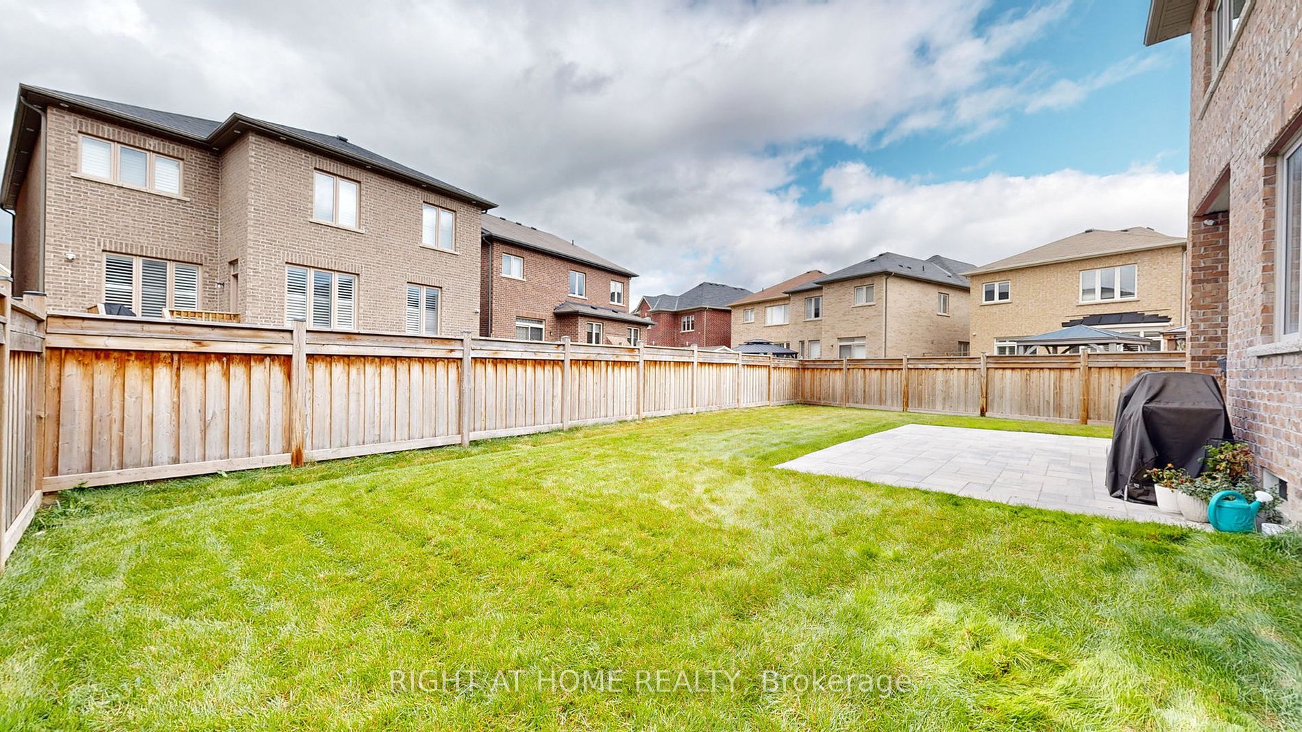 2 Elderslie Cres
