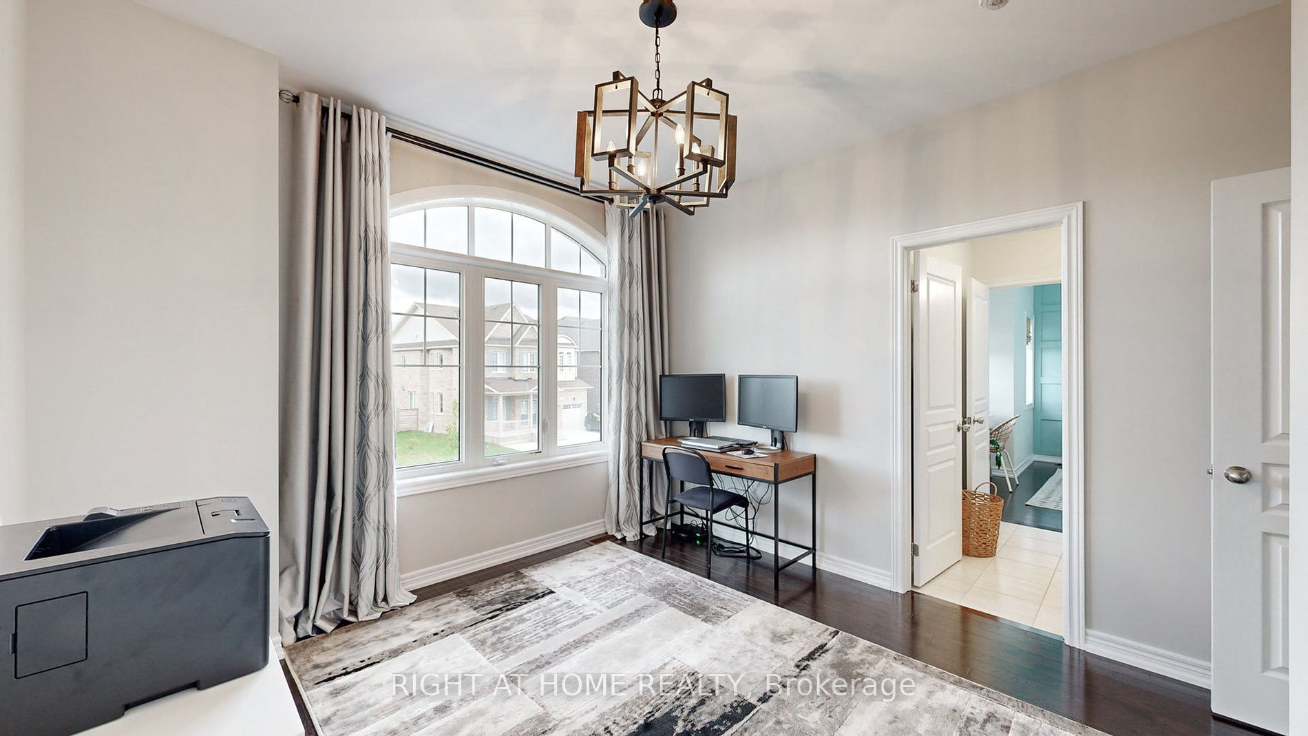 2 Elderslie Cres
