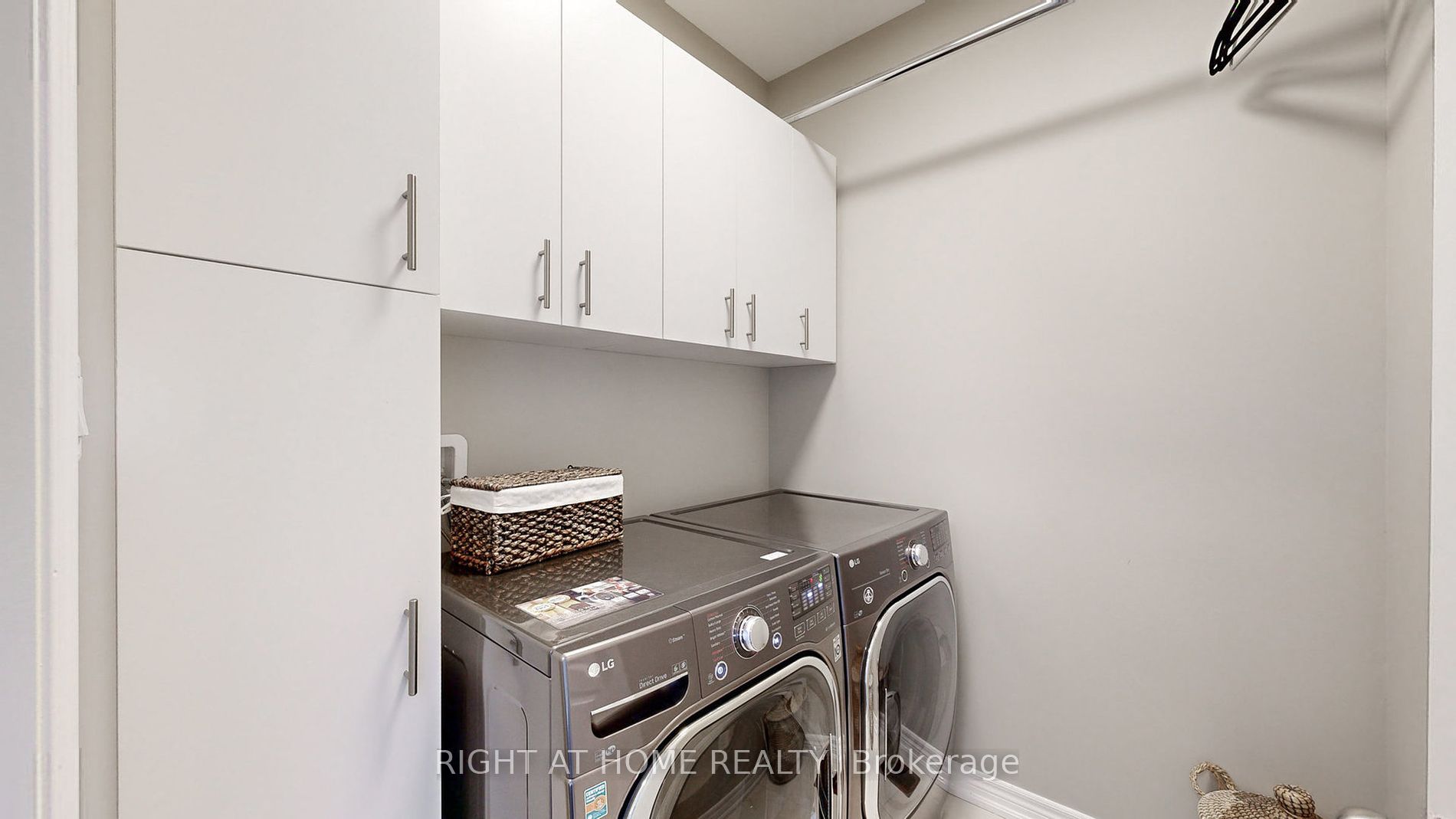 2 Elderslie Cres