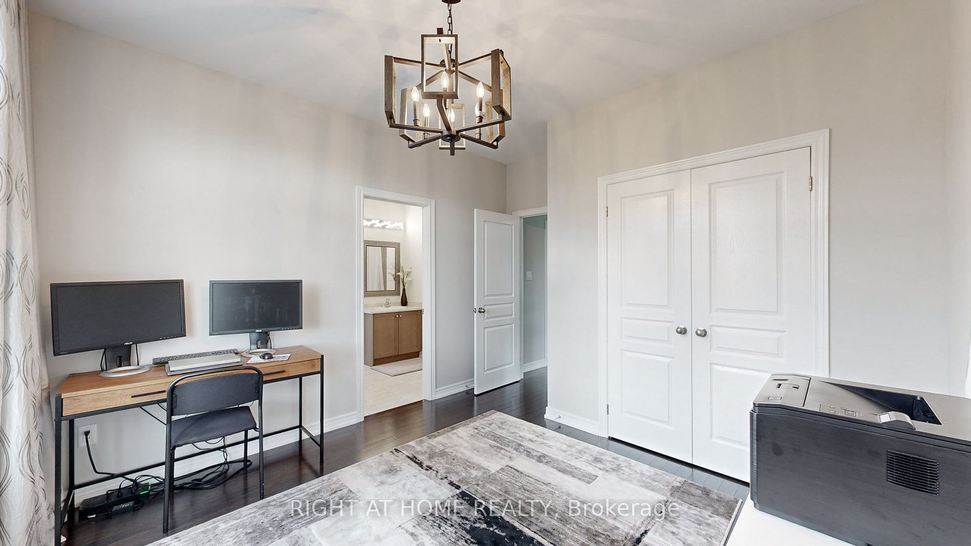 2 Elderslie Cres