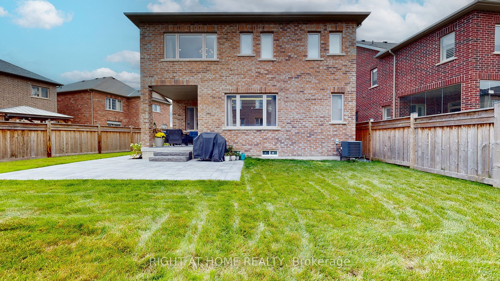 2 Elderslie Cres