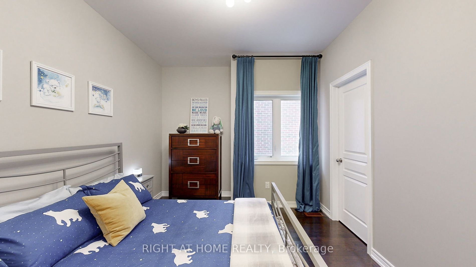 2 Elderslie Cres