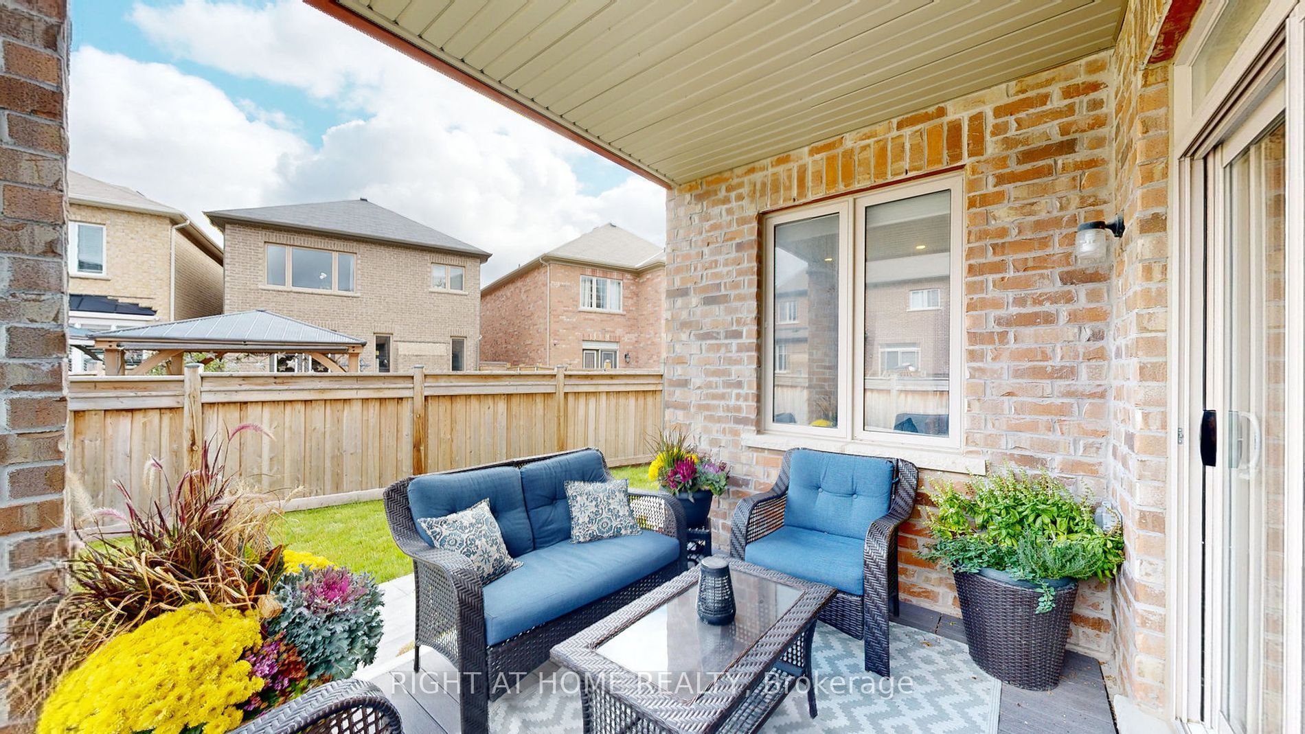 2 Elderslie Cres