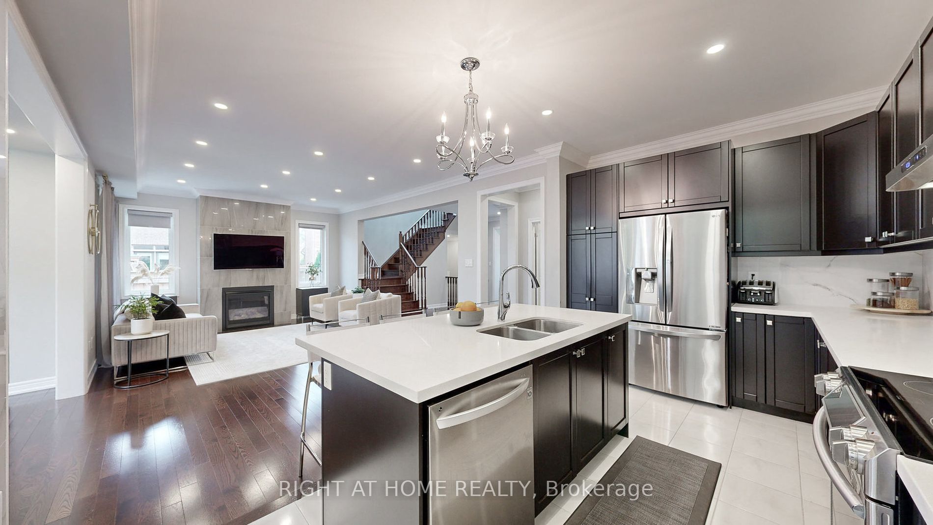 2 Elderslie Cres