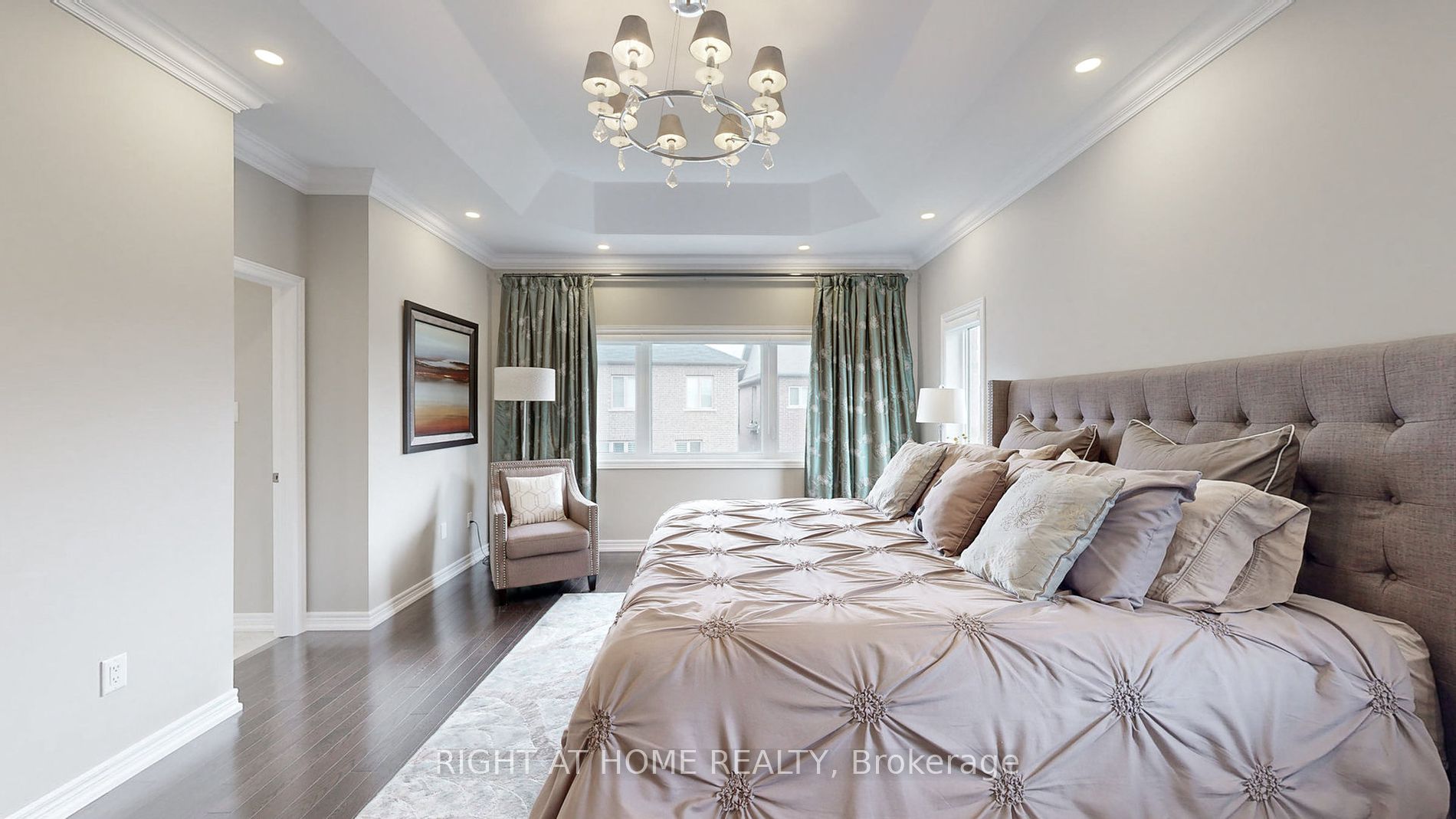 2 Elderslie Cres