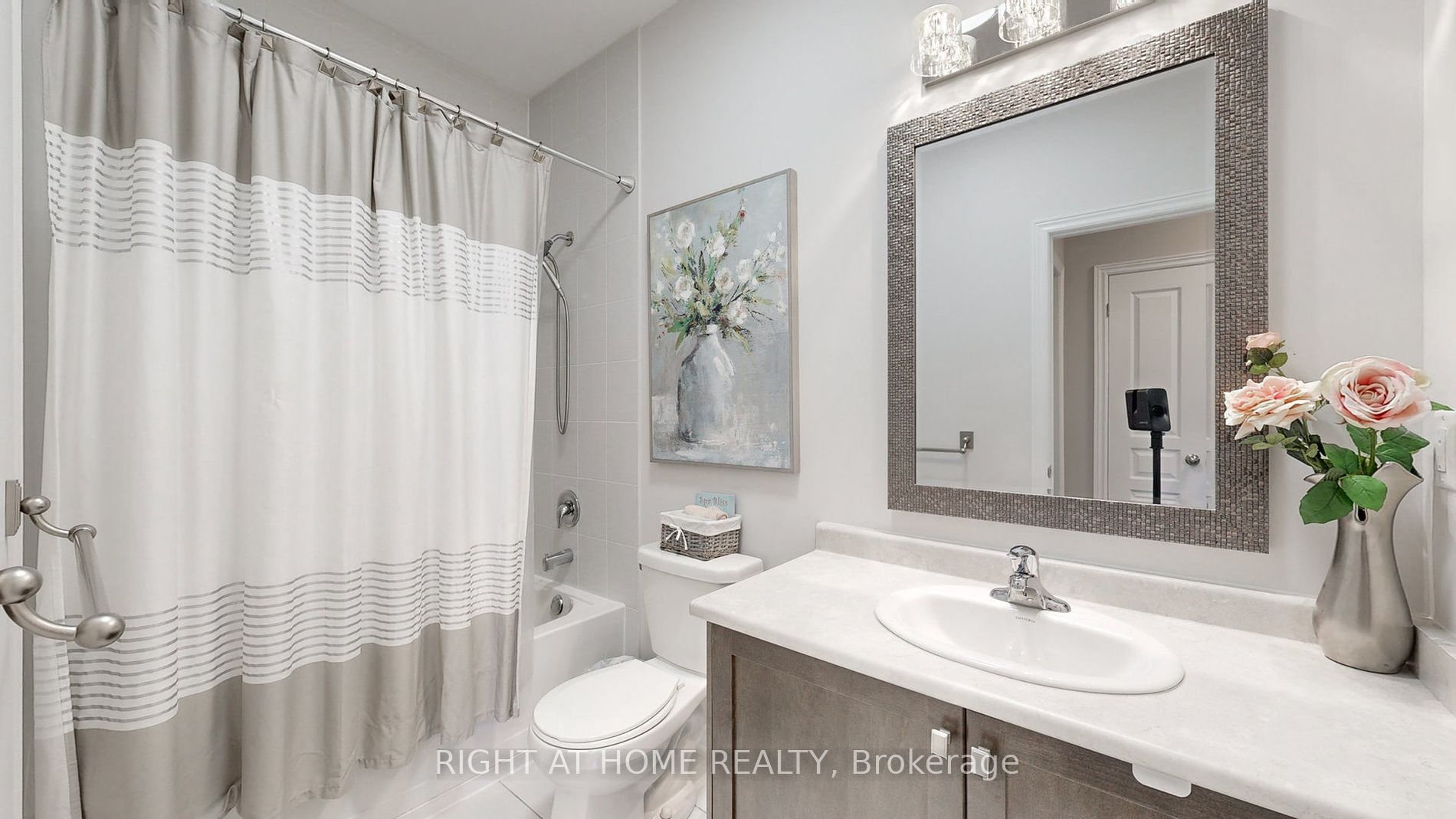 2 Elderslie Cres