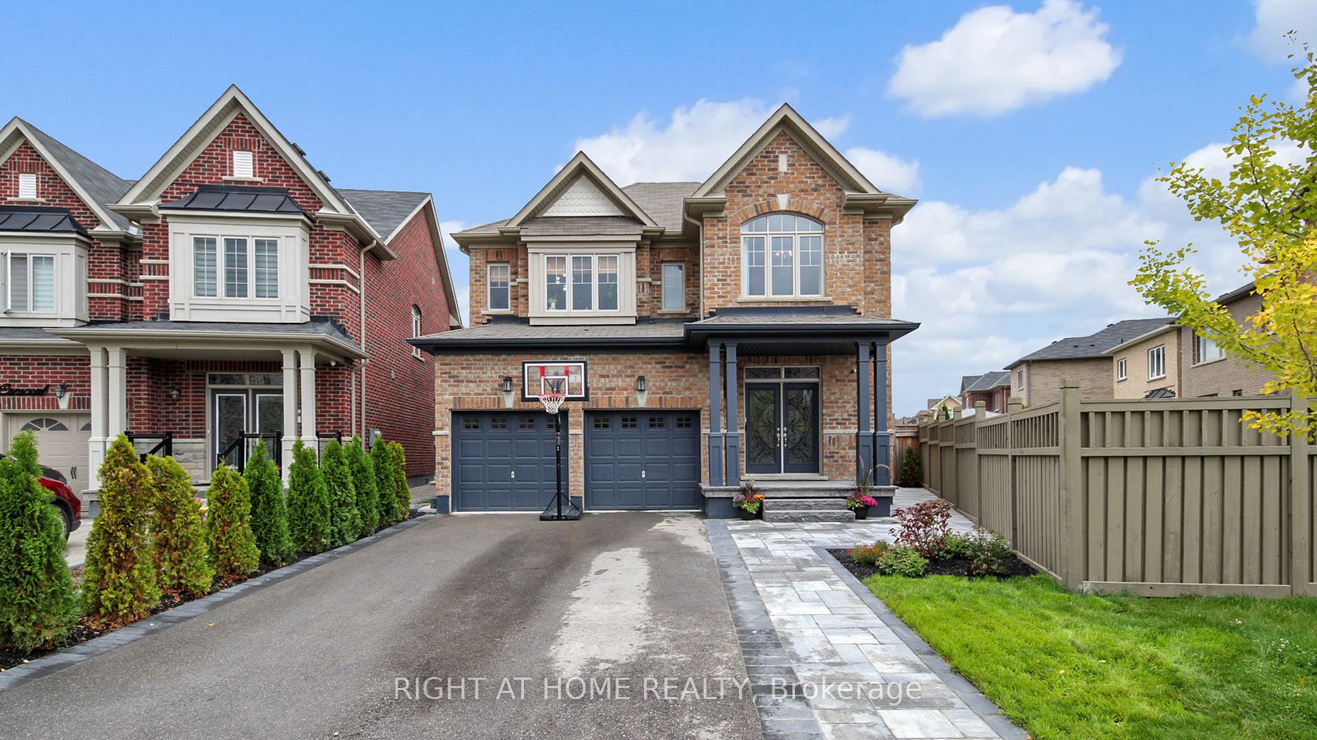 2 Elderslie Cres