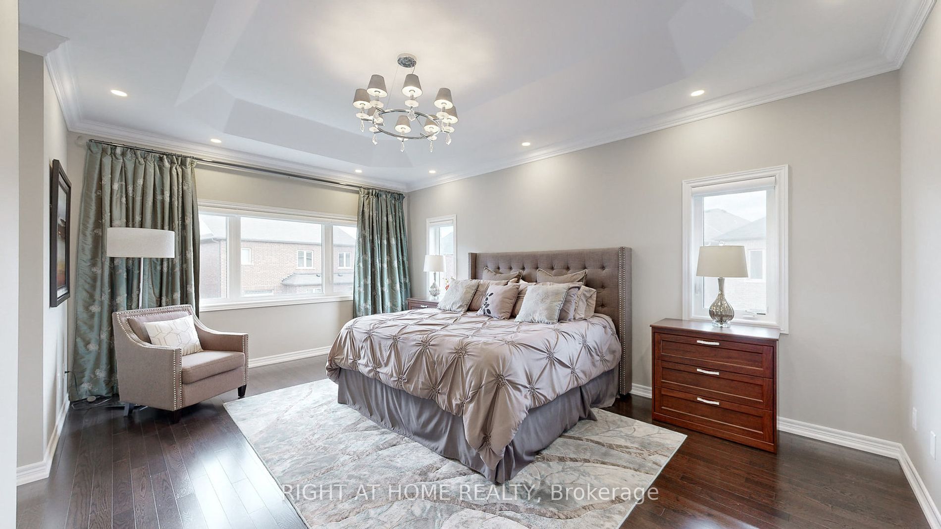 2 Elderslie Cres