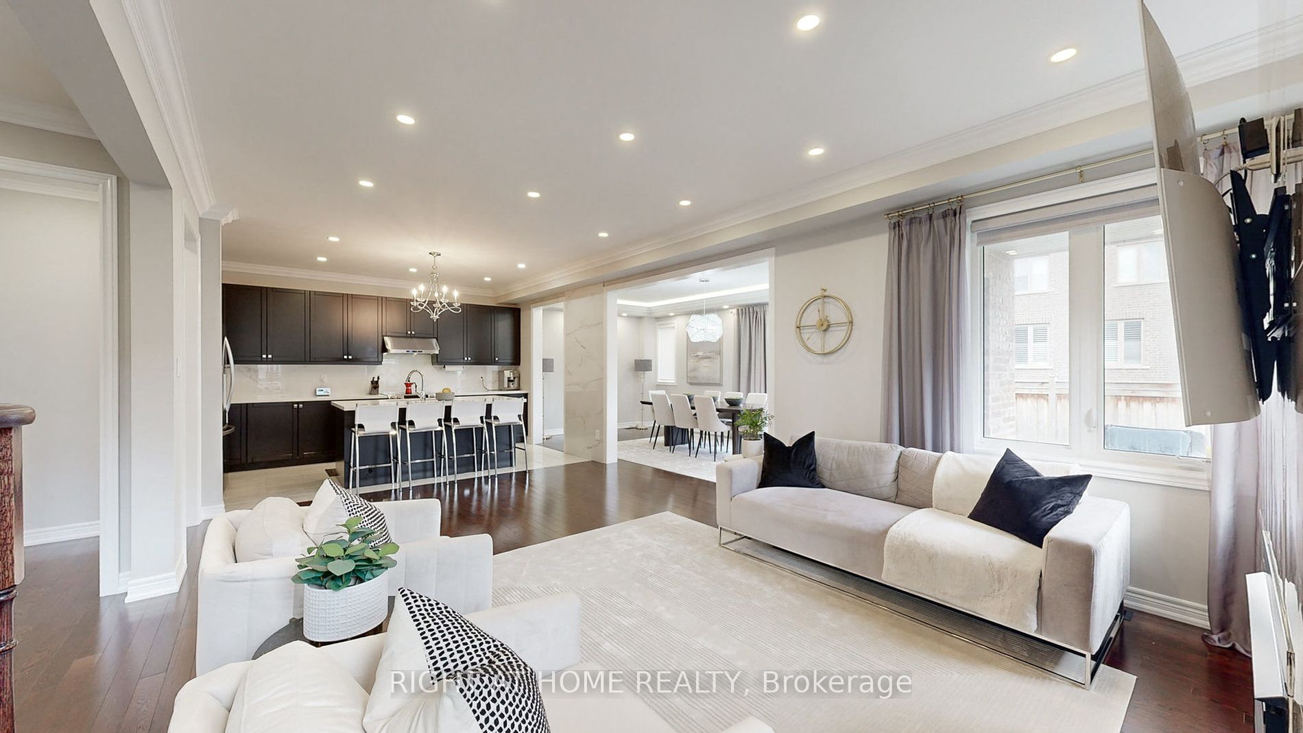 2 Elderslie Cres