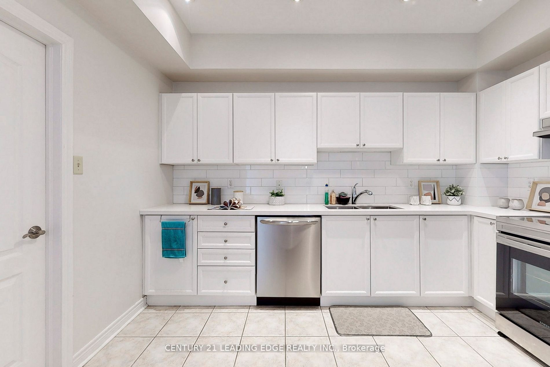 9944 Keele St, #108