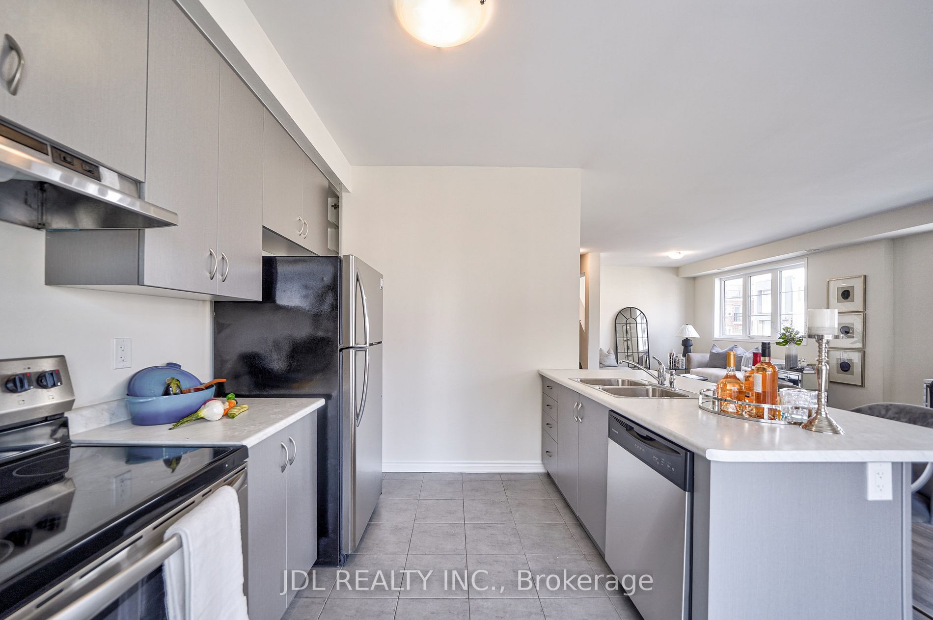 57 Frederick Wilson Ave, #12